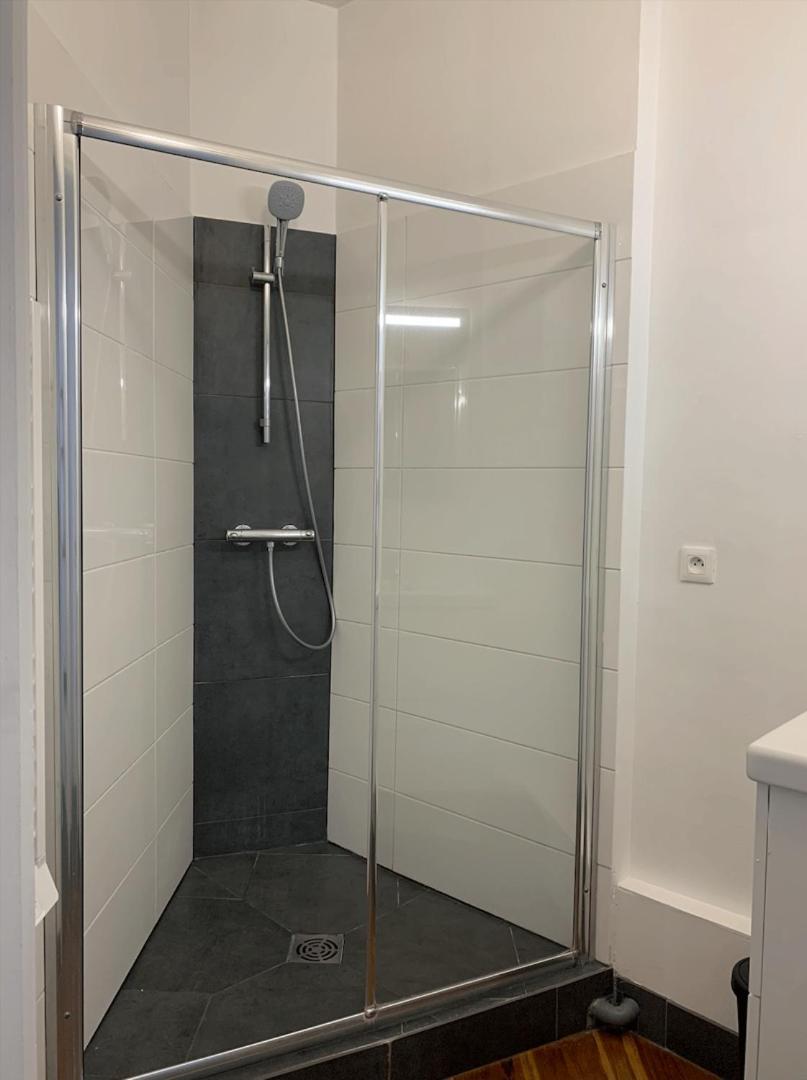 Appartement 2 Chambres Avec Parking, Proche Metro Lille Eksteriør bilde